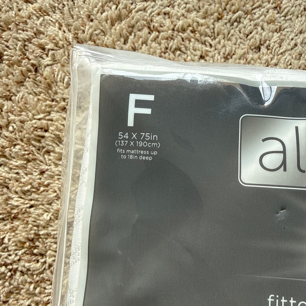 Allerease Quilted Luxury Full Mattress Protector Waterproof Allergy Defense - Picture 2 of 6
